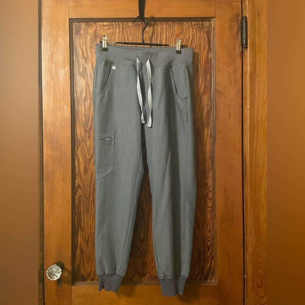 FIGS Zamora Joggers Scrub Pants in Graphite